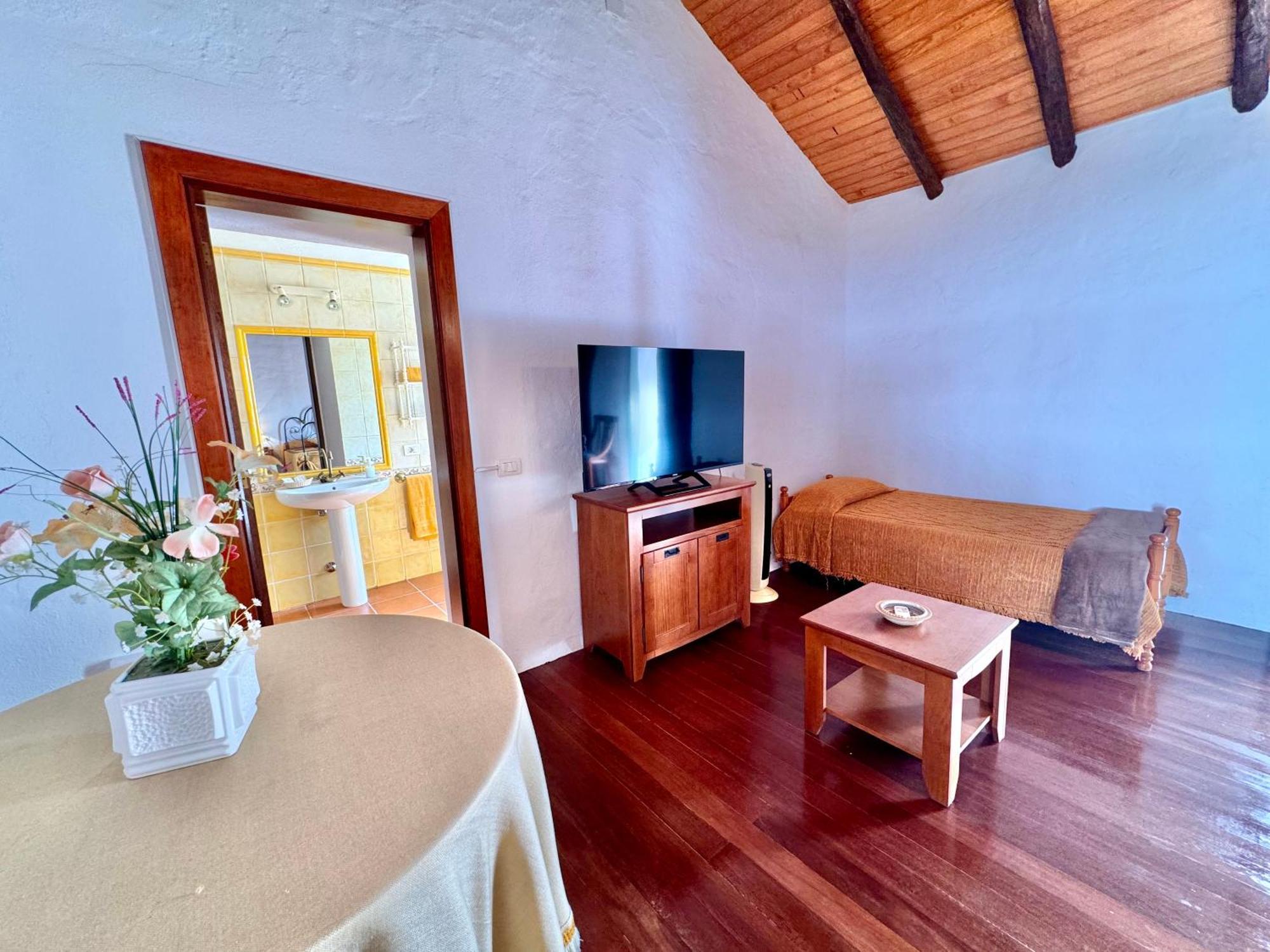 Guanche 'Casa Rural Canaria' Сан Мигел де Абона Екстериор снимка